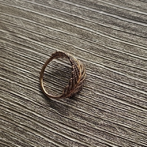 Pandora Rose Gold Leaf Ring - Picture 2 of 4
